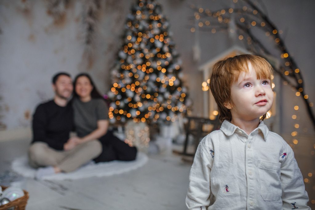 fotograf gradi kontakt sa detetom